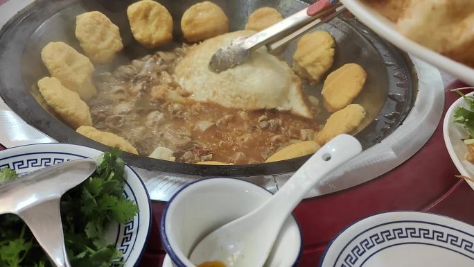 铁锅炖大鹅 盖被 东北 菜卤菜 鹅