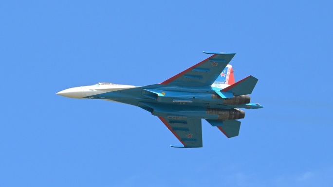 稳定：兰卡威海空展俄罗斯勇士苏-35战机