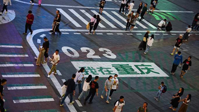 重庆观音桥人流人群步行街特写延时