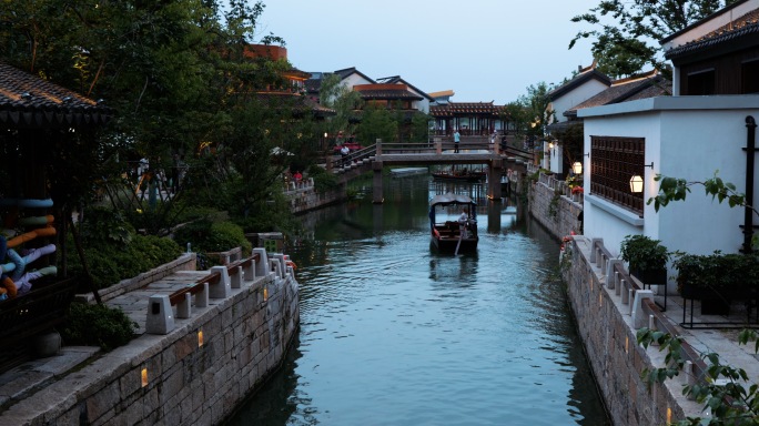 蟠龙天地水乡游船夜景