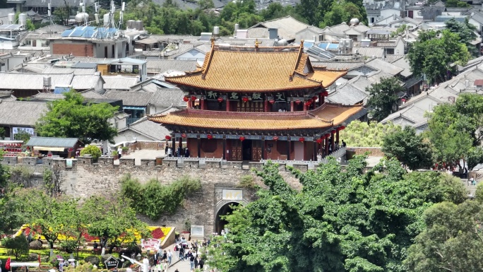 大理 航拍 空镜 古城街道 人流 景点