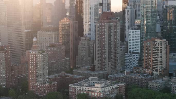 4K城市航拍纽约摩天大楼日出阳光炮台公园