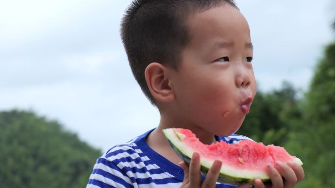 夏天吃西瓜