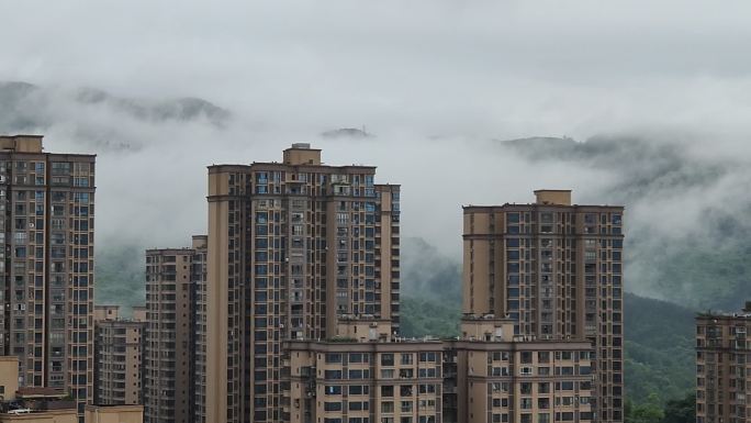 雨后城市 大山