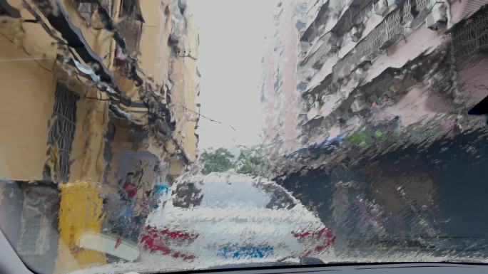 车窗外雨水大雨下雨天前挡玻璃