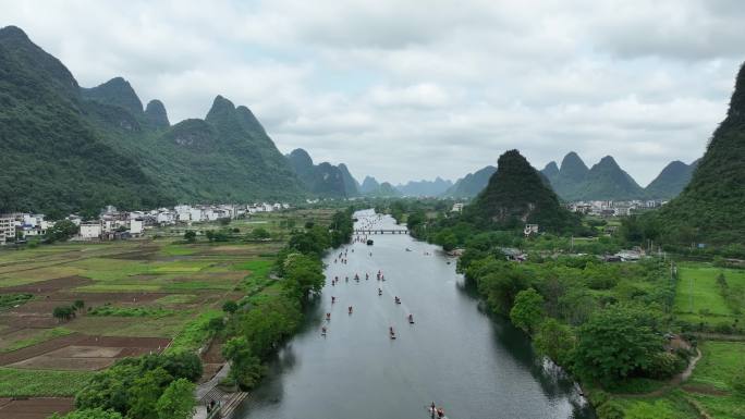 桂林山水 遇龙河漂流  喀斯特地貌