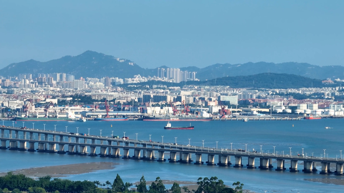 厦门各大跨海大桥车流海面海湾