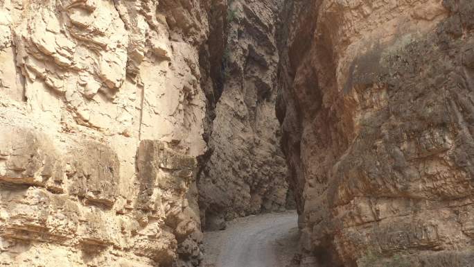 龙门口大峡谷航拍一线天越野穿越北京门头沟