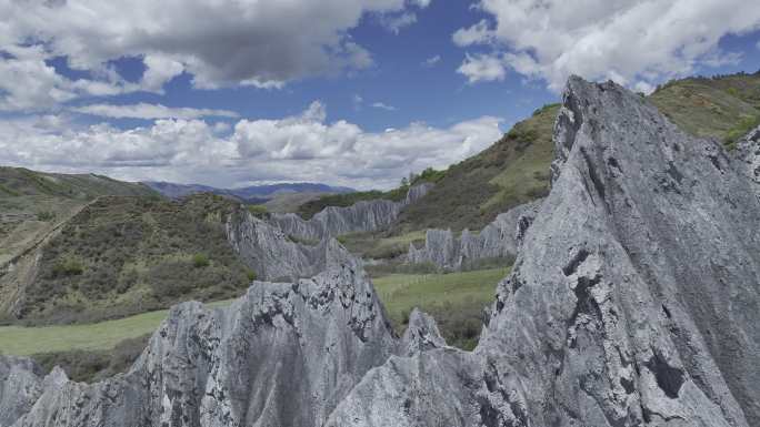 川西航拍墨石公园蓝天白云云海旅行自然风光