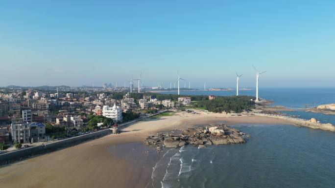 阳光沙滩 海边 大风车