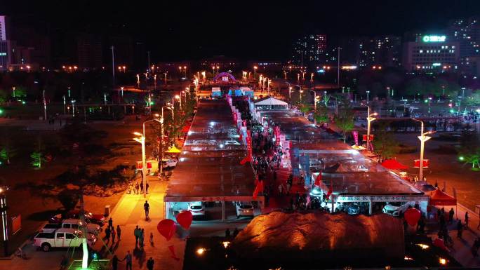 平凉绿地广场夜景航拍延时人流交流会