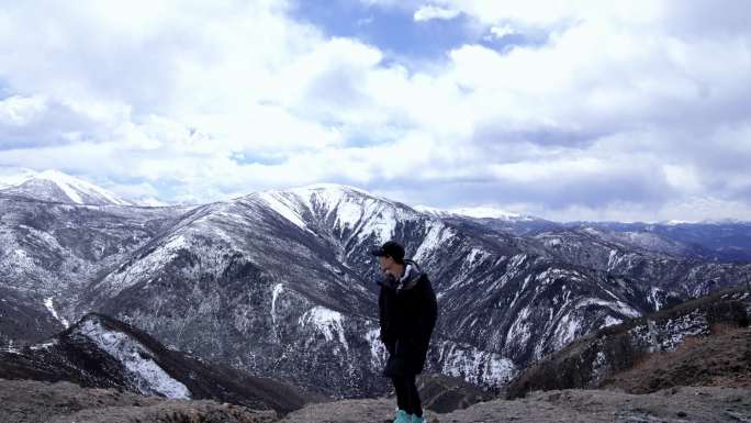 【4K】登顶大雪山背影