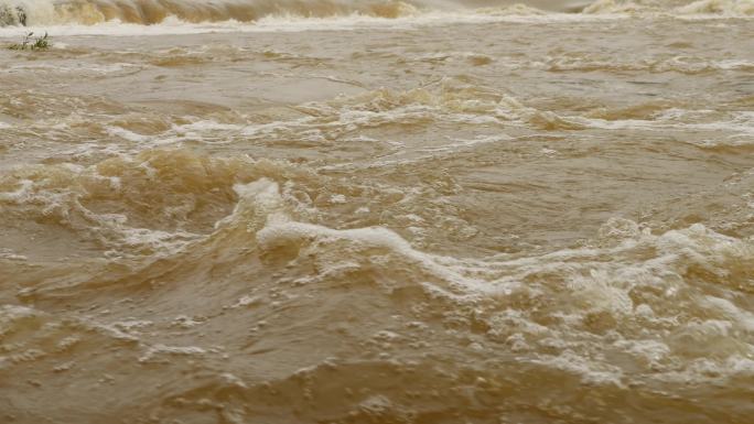 洪水洪流流水河水河流混浊暴雨过后的河流