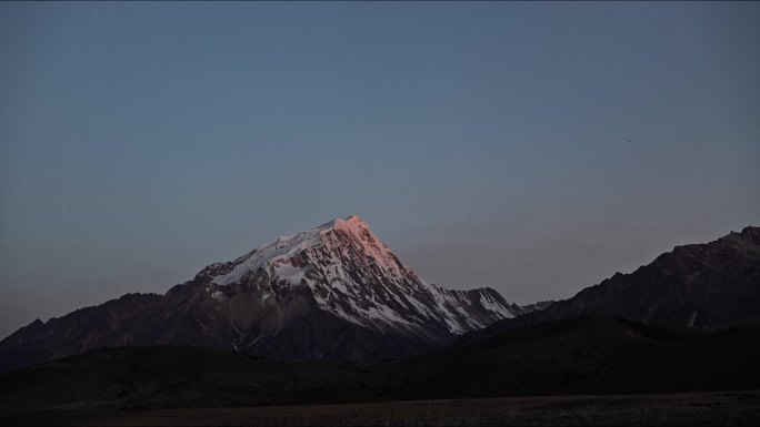 格聂神山日照金山延时摄影