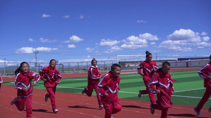 学生 操场 校园 奔跑 跑步