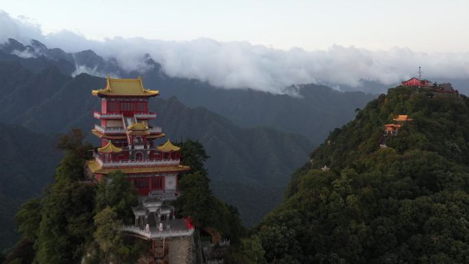 西安秦岭南五台山航拍云海