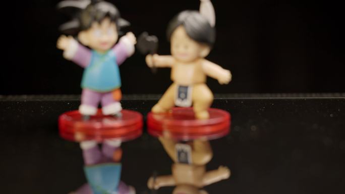 国产橡胶卡通玩偶盲盒玩具潮玩展示实拍2