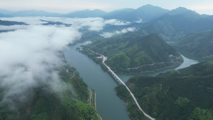 山河水域河流自然云雾风景