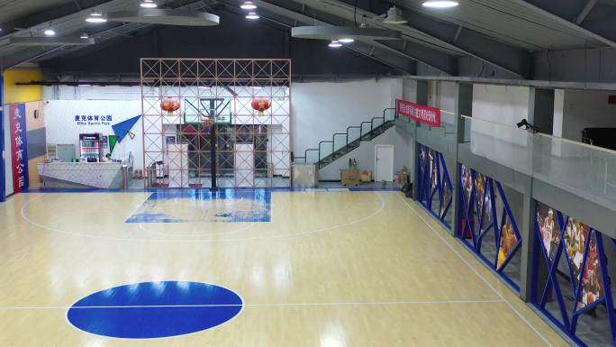 无人机航拍室内篮球馆