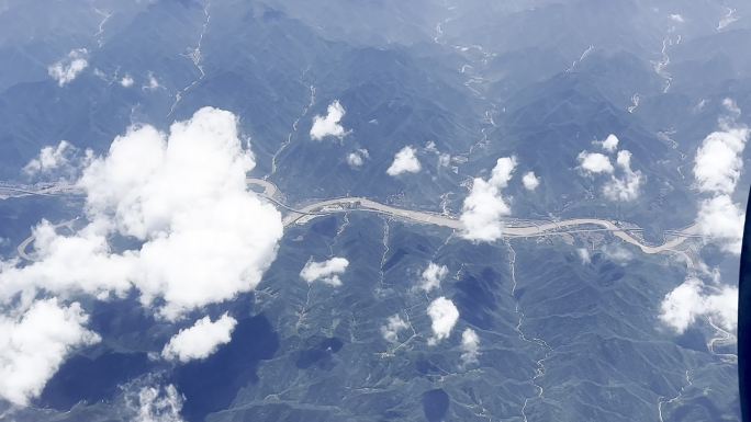 云 航拍 飞机 山川 山脉 大地 河流