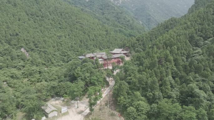 深山古寺庙航拍