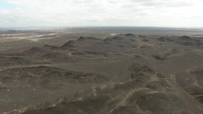新疆黑沙漠