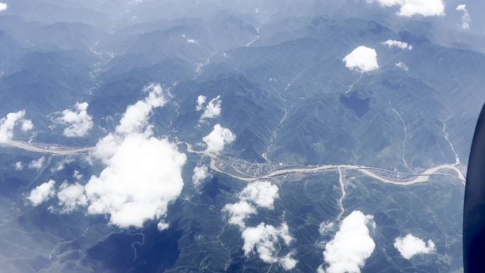 云 航拍 飞机 山川 山脉 大地 河流