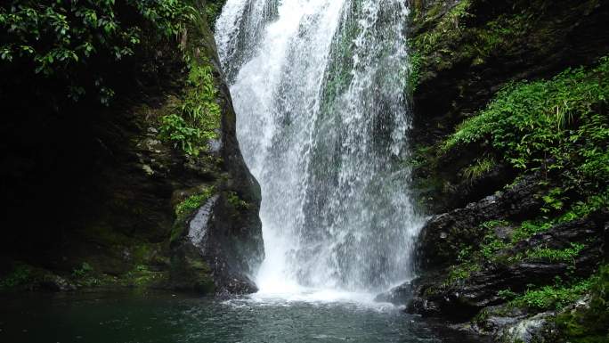 瀑布小溪河流山泉水森林自然大自然水