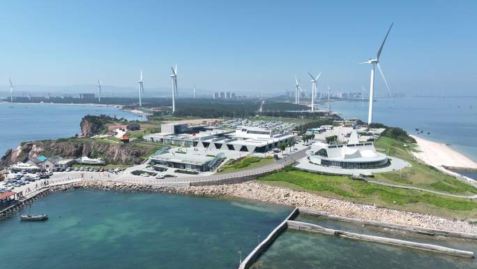 航拍威海那香海景区鸡鸣岛码头的候船厅