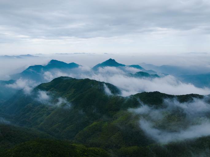 5k延时航拍仙气飘飘的大山