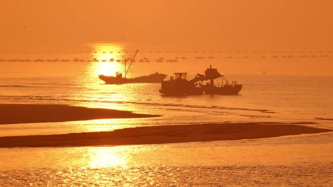 河流入海口日出 海边清晨 海面日出光芒