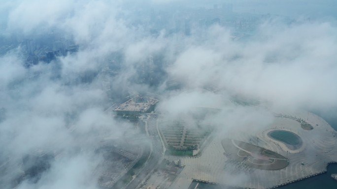 大连东港商务区平流雾航拍