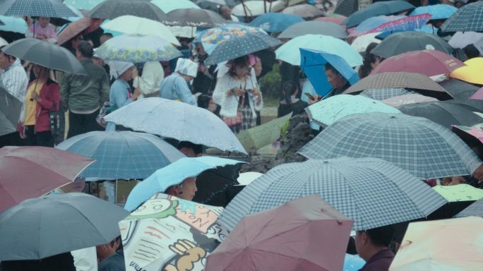 壮观人群雨伞节日休闲人文生活拥挤人流