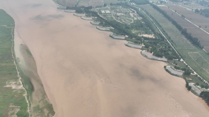 黄河防汛大堤航拍1