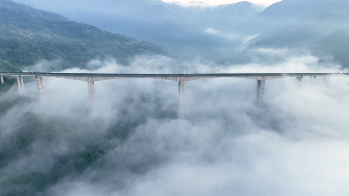 唯美大气雅西高速公路航拍龙苍沟风光素材