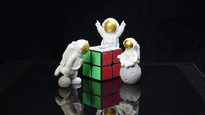 国产宇航员橡胶玩具塑料手办模型展品实拍