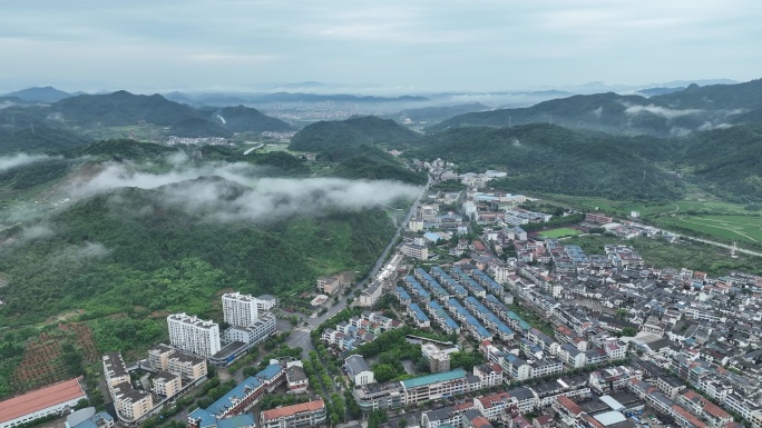 浙江绍兴诸暨赵家集镇山村早晨云雾田野