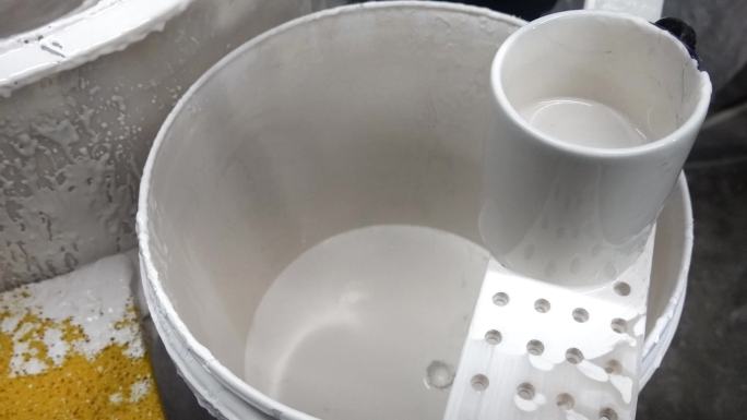 各种日用陶瓷（杯盘碗碟）半自动施釉过程