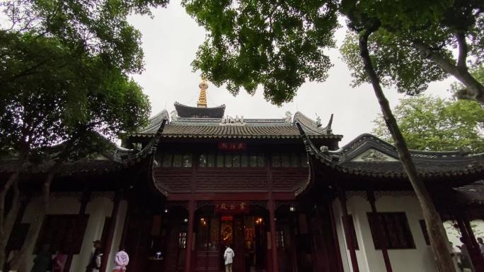 梅雨季节的苏州寒山寺