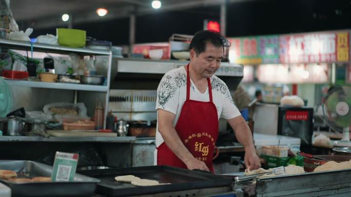 夜市小吃烤肉人间烟火眼肉串摆摊美食烹饪