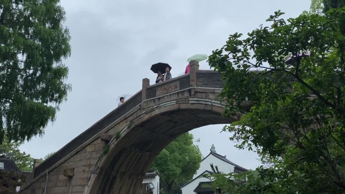 浙江苏州寒山寺外的运河