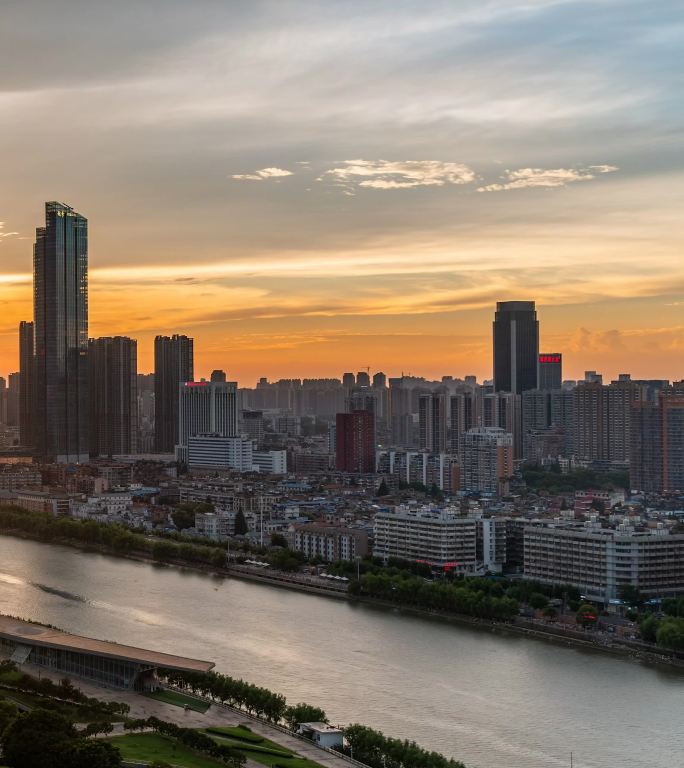 武汉汉江琴台月湖桥越秀晚霞日落天空云延时