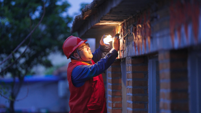 电网建设 电业工人 电力保障