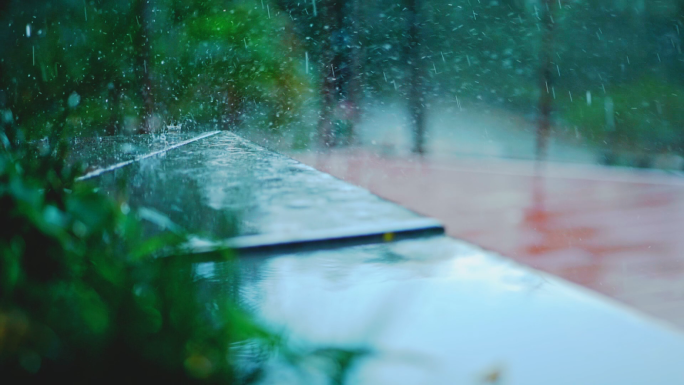 下雨天，雨点飘落，雨滴，雨水，雨天雨季