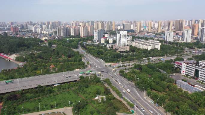 航拍城市十字路口