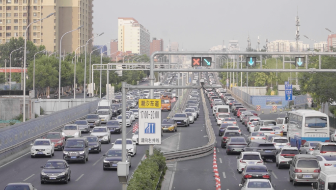 北京莲石路潮汐车道终点下班高峰含拥堵延时