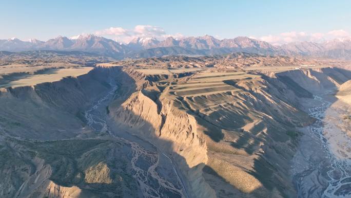 大峡谷悬崖航拍陡峭地貌安集海山谷山脉裂谷