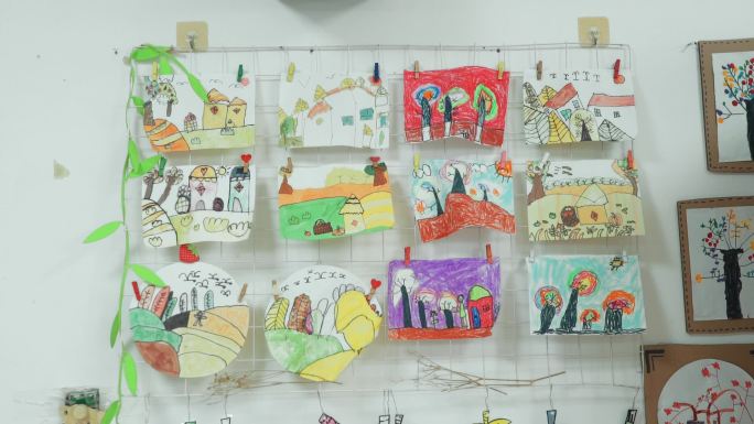 幼儿园学生画画作品展览