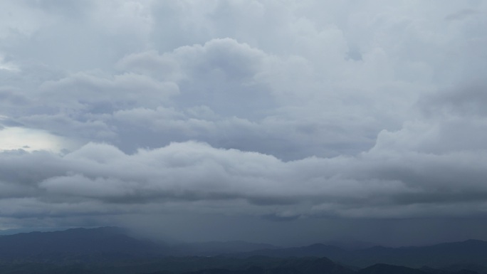 乌云  下雨