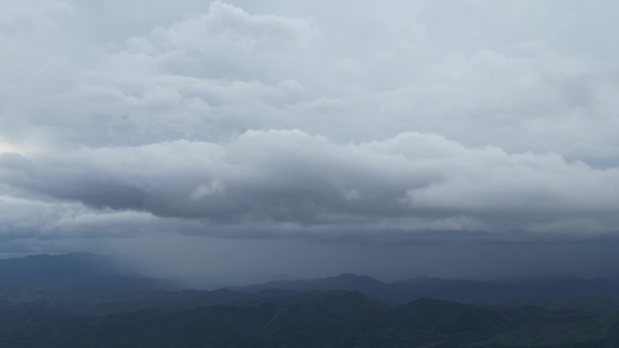 乌云  下雨